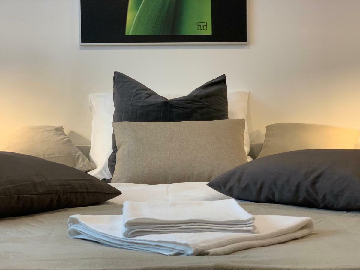 Ap 1 - Apartments 4U Brezinova "Overnight Simply" Hradec Králové Exteriér fotografie