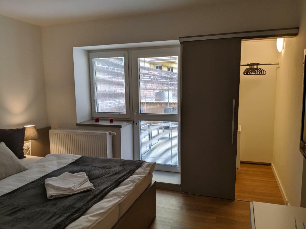 Ap 1 - Apartments 4U Brezinova "Overnight Simply" Hradec Králové Exteriér fotografie