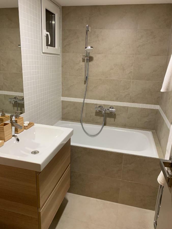 Ap 1 - Apartments 4U Brezinova "Overnight Simply" Hradec Králové Exteriér fotografie