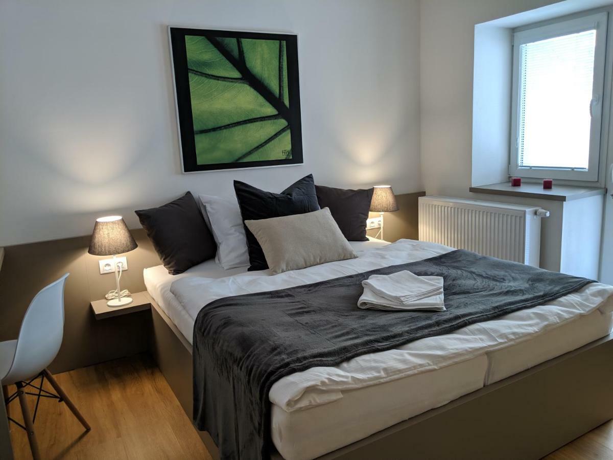 Ap 1 - Apartments 4U Brezinova "Overnight Simply" Hradec Králové Exteriér fotografie
