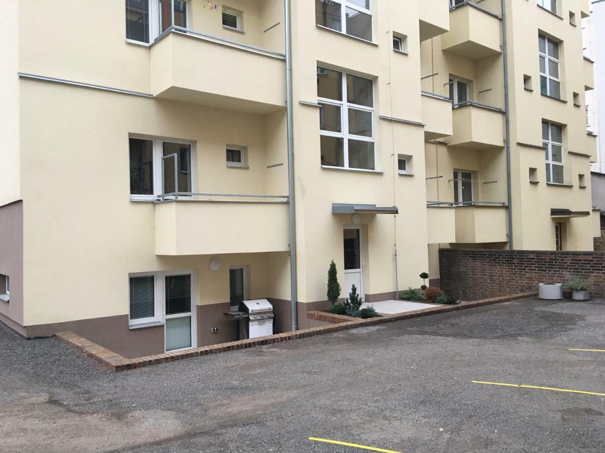 Ap 1 - Apartments 4U Brezinova "Overnight Simply" Hradec Králové Exteriér fotografie