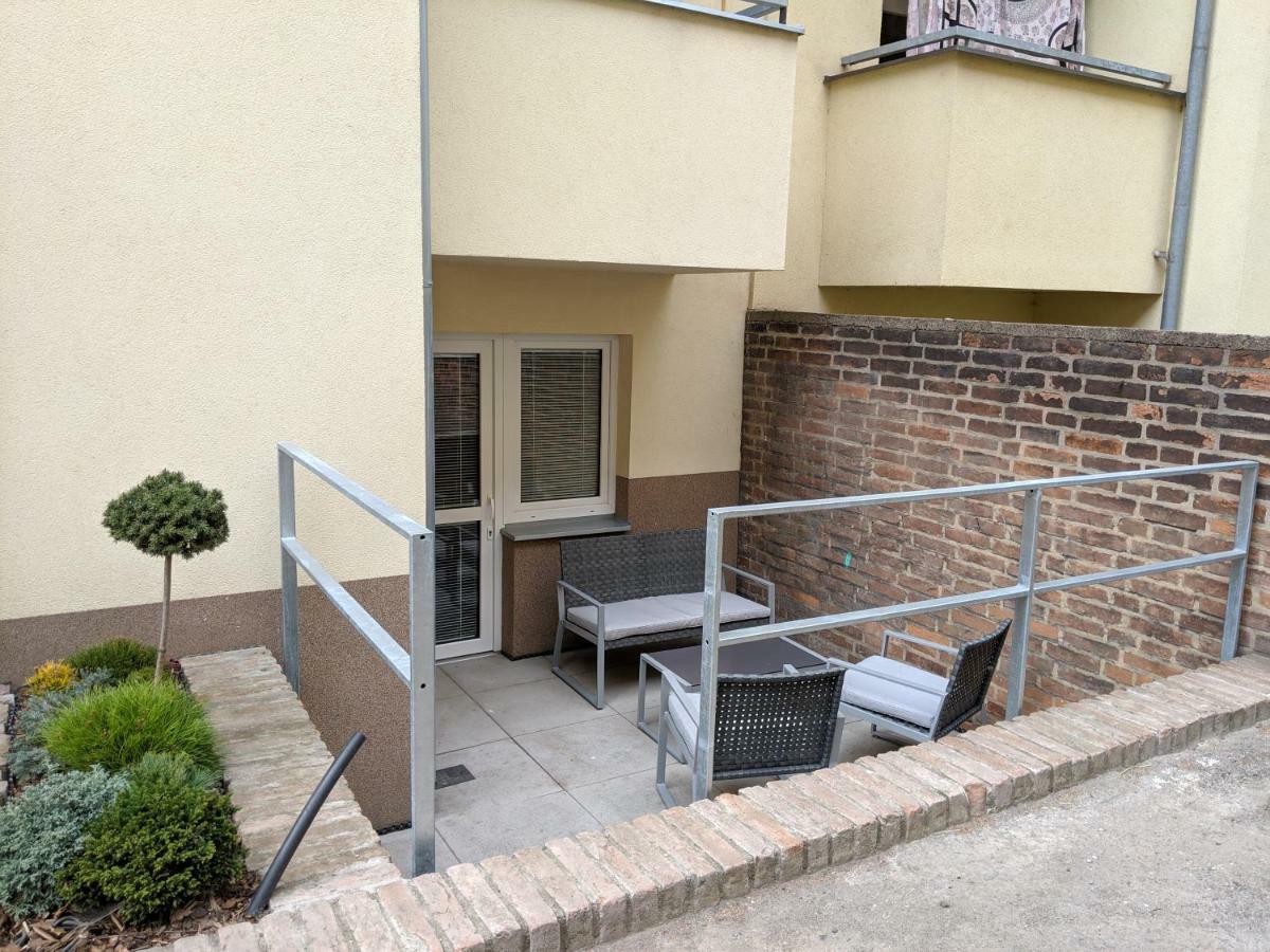 Ap 1 - Apartments 4U Brezinova "Overnight Simply" Hradec Králové Exteriér fotografie